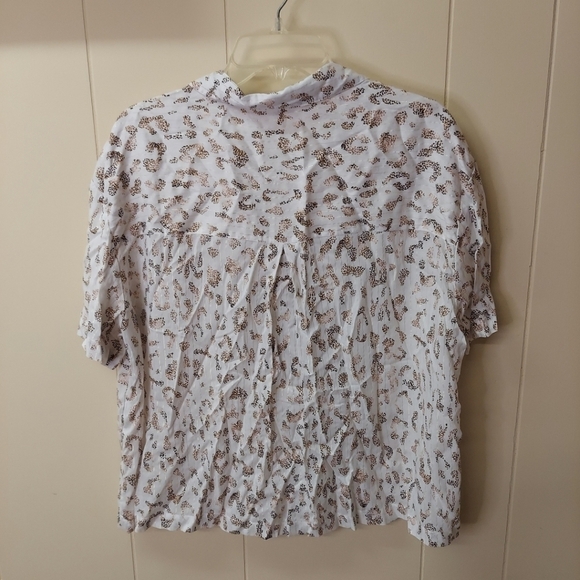 Jane + Delancey Top Women’s XL White Gold Blouse Jungle Leopard Button Up Shirt - Picture 2 of 12